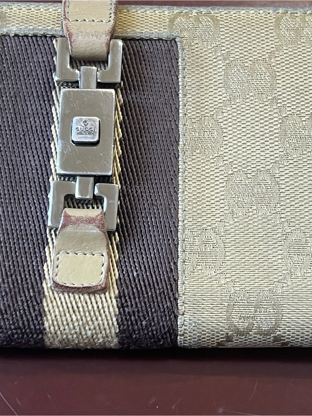 Authentic Gucci GG Supreme Canvas Wallet with Web Stripe and Clasp Closure. - Picture 7 of 15